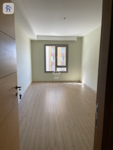 6th Floor Apartment with Stunning Views Image 5