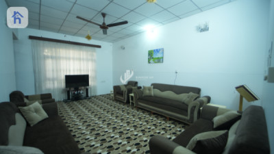 Commercial House (250m²) Image 5