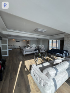 Luxurious Tower Apartment with Views Image 3