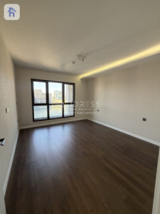 Chic one-bedroom apartment in prime location image 3