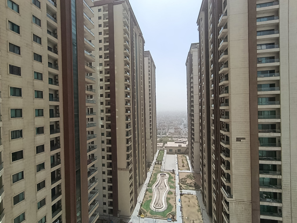 Modern One Bedroom Apartment in High Floor