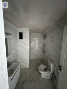 Modern Apartment image 6