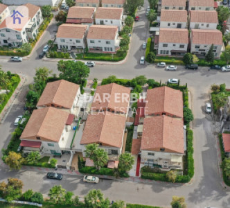 Spacious House in English Village Image 3