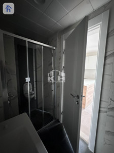 Studio Apartment image 6
