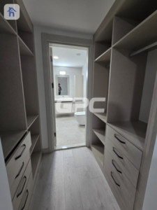 شوقەیەکی مۆدێرن دوو ژووری نوستن لە ڕامی تاوەر وێنە 6