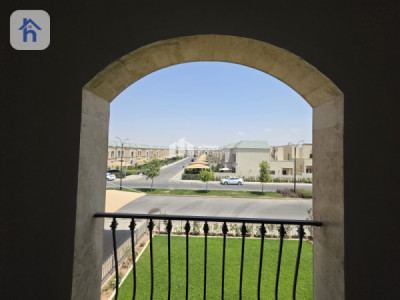 Spacious Family Home in Erbil image 28