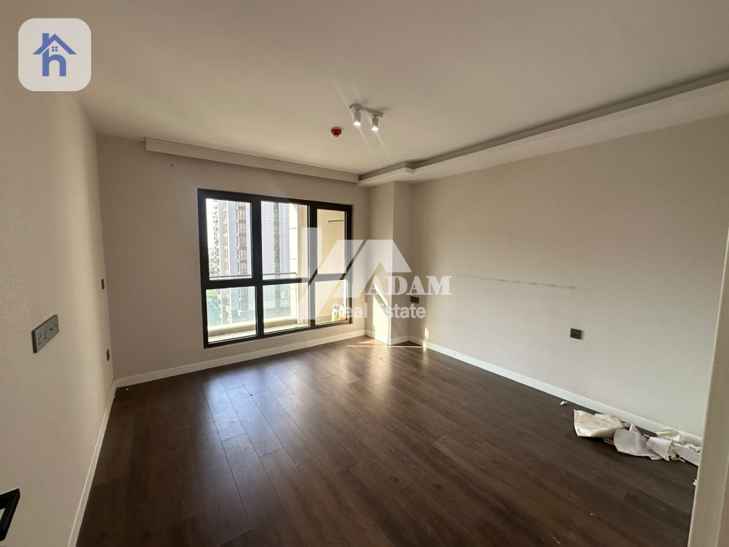 Corner Apartment Image 2