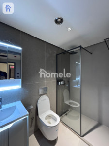Chic Apartment with 3 Bed Room Image 7