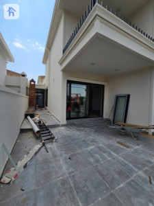 Family House with 4 Bedrooms image 2