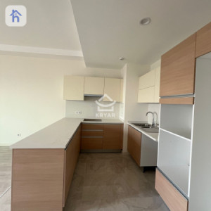 Spacious Apartment in Empire Square Resim 3