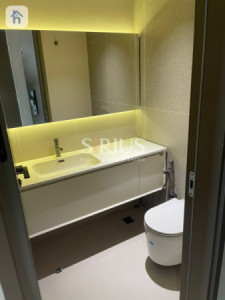 Luxury Apartment with Stunning Views Image 9