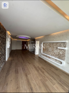 Modern 1 Bedroom Apartment image 1