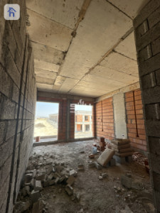 Spacious House with 4 Bedrooms image 8