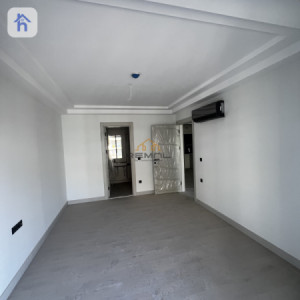 Modern One Bedroom Apartment image 7