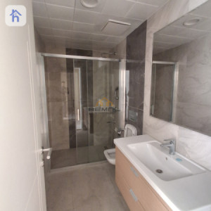 Modern Apartment in Empire Square image 6