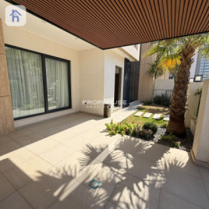 Modern House image 3