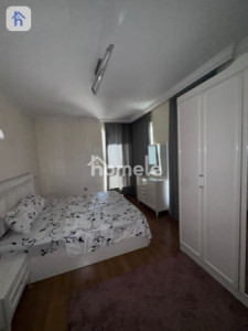 Modern apartment with park view Image 15