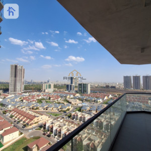 Modern 3-Bedroom Apartment with Stunning Views image 5
