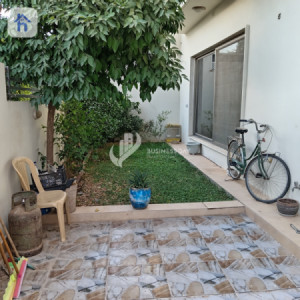 House Opposite Garden image 2