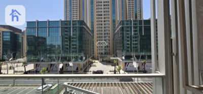 Spacious Apartment in Empire Square Resim 14