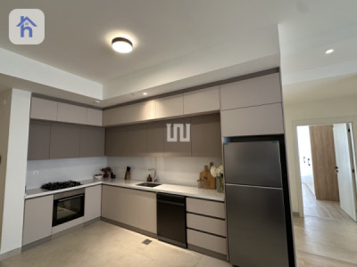 شقة واسعة بتصميم عصري صورة 4