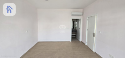 Spacious 4 Bedroom Family House Image 8