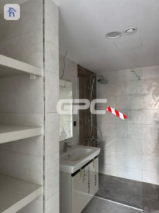 شوقەیەکی ئارام لە تاوەرەکانی ڕامی لە هەولێر وێنە 9