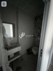 Luxurious Apartment in Prime Location Image 10