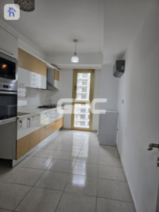 Spacious Apartment in Roya Tower image 2
