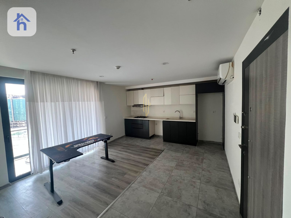 Bright and spacious one-bedroom apartment — 1
