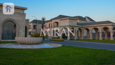Spacious 4 Bedroom House in Spanish Village 2 image 3