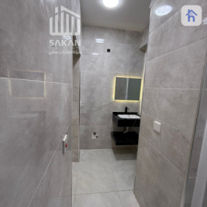 One Floor House image 18