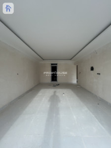 House Opposite Garden Image 4