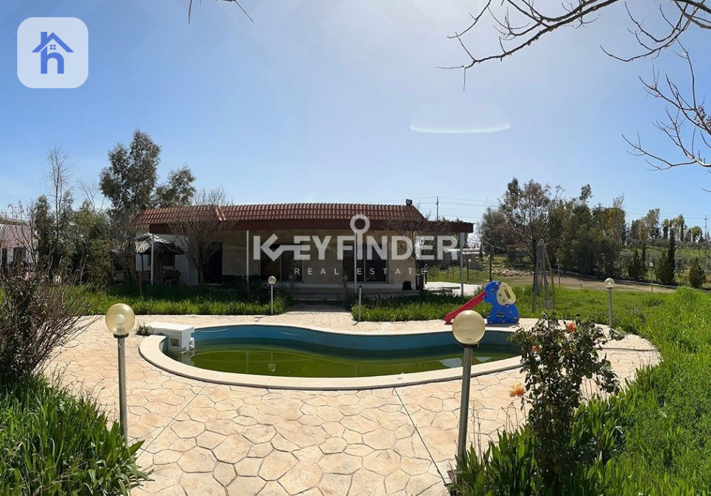 Spacious Farmhouse for Sale