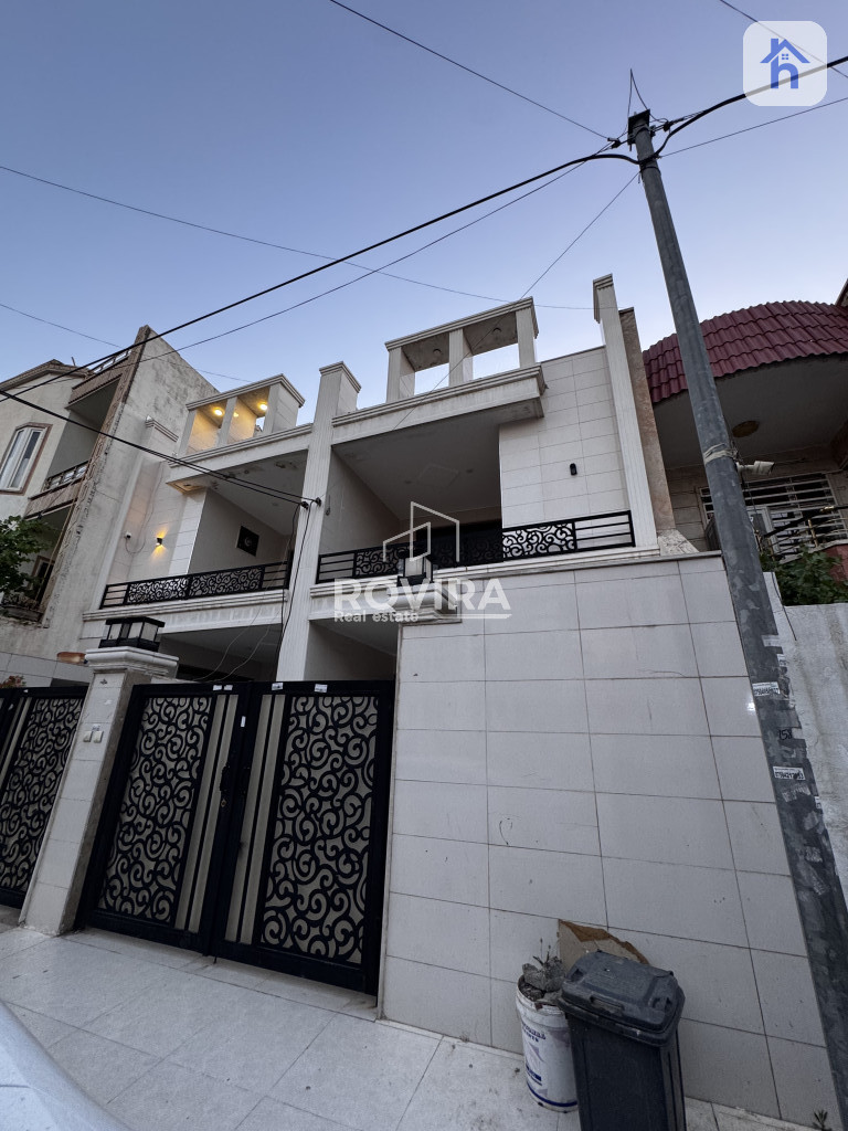 منزل واسع يحتوي على 3 غرف نوم