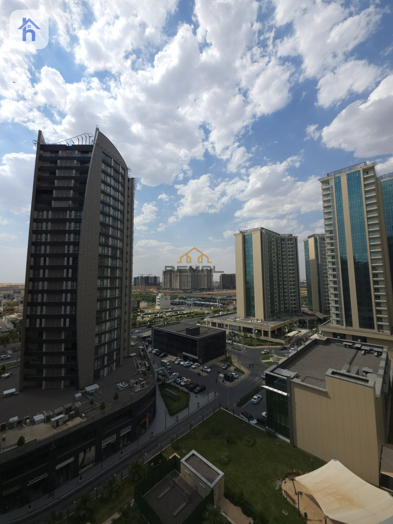 شوقەیەکی فراوان و دیمەنێکی نایابی هەیە