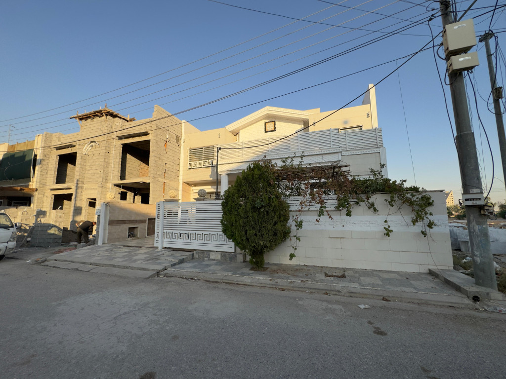 منزل واسع بـ 5 غرف نوم للإيجار