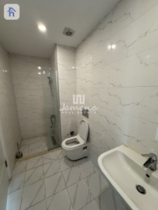 Spacious Apartment with 4 Bedrooms Image 12