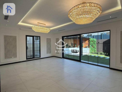 Modern Home with 5 Beds Image 4