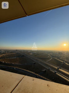 Spacious Apartment with Stunning View Image 7