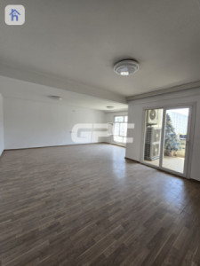 Elegant 3-Bedroom Apartment image 2