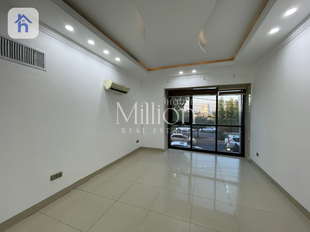 Commercial Building (200m²)