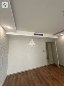 Luxurious Apartment in Prime Location Image 8