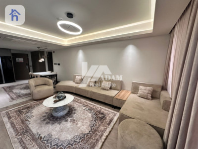 شوقەیەکی مۆدێرن لەگەڵ دیمەنی شار image 1