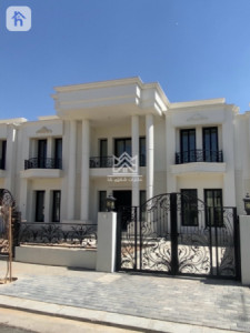 Luxury House image 1