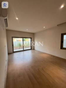 Large House with Multiple Rooms image 9