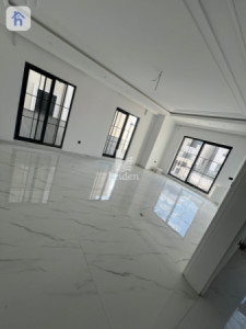 Luxurious House with Swimming Pool for Sale Image 7