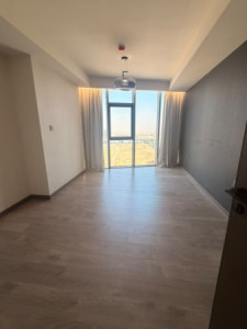 Modern 3 Bedroom Apartment image 6