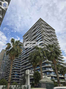 Modern studio in prime location image 1