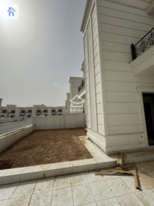Family home with 4 bedrooms Resim 3